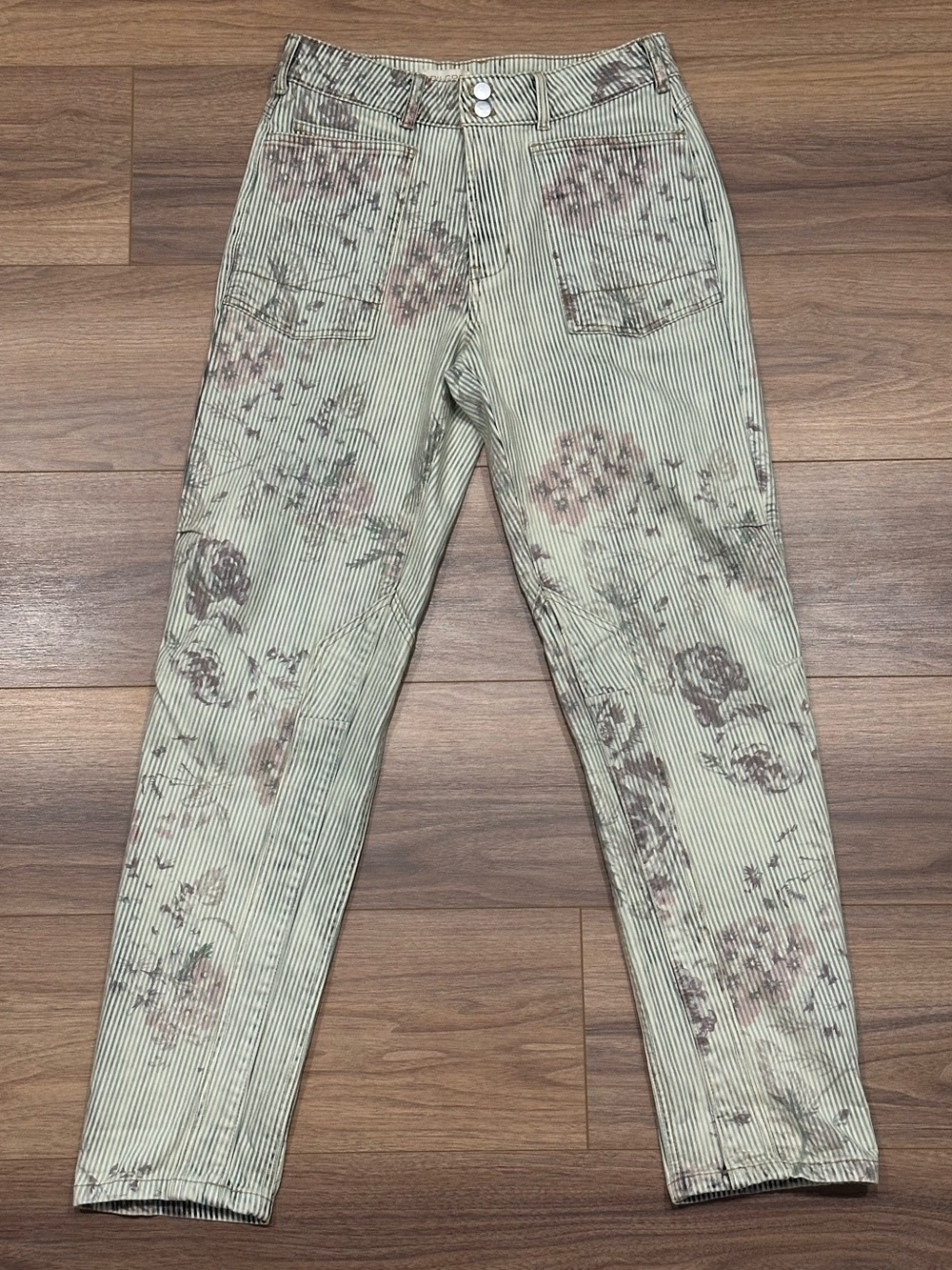 NEW Pilcro The Wanderer Mid-Rise Relaxed-Leg Jeans Stripe with Floral Accent 28T - Picture 3 of 16